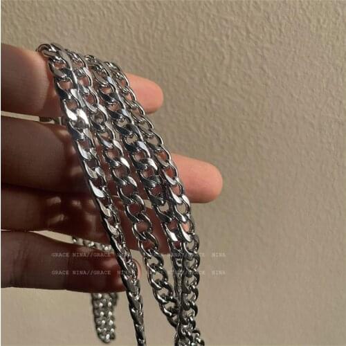 Simple Unisex Fashion Cuban Chain for Men Women Hip Hop Necklace Lovers Chain Jewelry Trendy Clavicle Chain Couple Sweater Chain