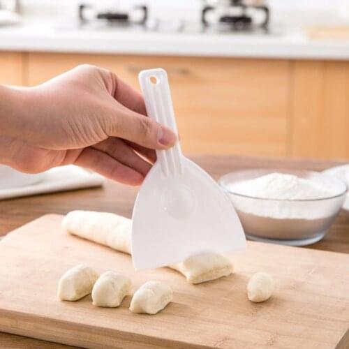 Plastic Scraper Butter Dough Cutter Cake Knife Cream Spatulas DIY Bread Pizza Fondant Tools Trapezoid Pastry Cutter Baking Tools