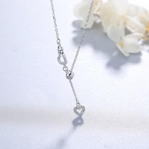 Fashion Necklace Female Pendant Simple Necklace Light Luxury Niche Design Flash Diamond Heart-shaped Short Necklace