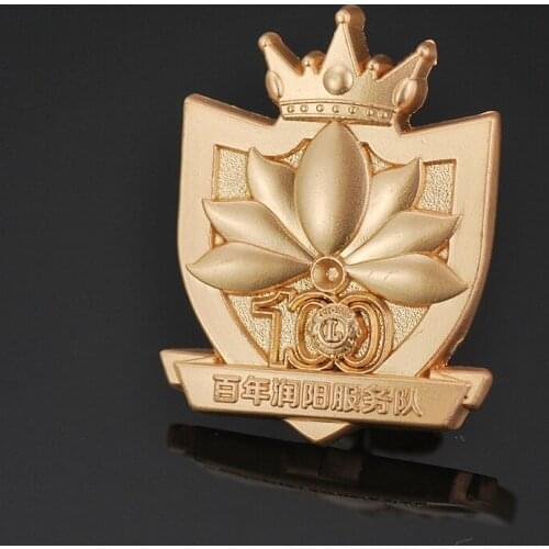 Custom Zinc Alloy 3D Badge New Design Die Cast Embossed Rose Gold Badges