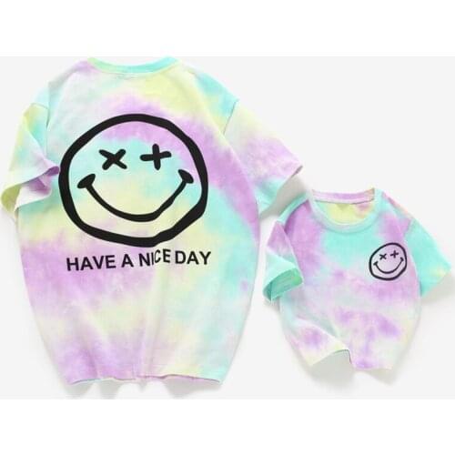 Summer Mother Son T-shirts Family Matching Outfits Korean Casual Loose Tie Dye Smiley T Shirt For Father Mother Son And Daughter