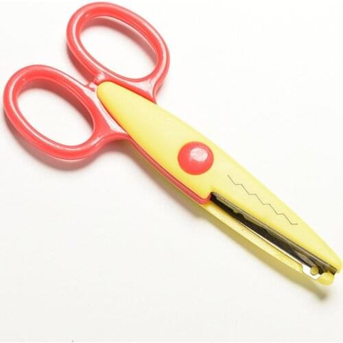 Scrapbook photo album DIY Laciness Zig Zag scissor creative diary craft cut handicraft handmade student kid paper pinking shear