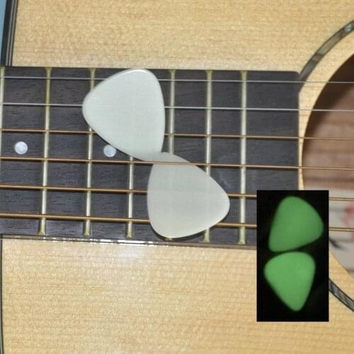 50pcs Medium 0.71mm Celluloid 351 Guitar Picks Plectrums Glow In the Dark