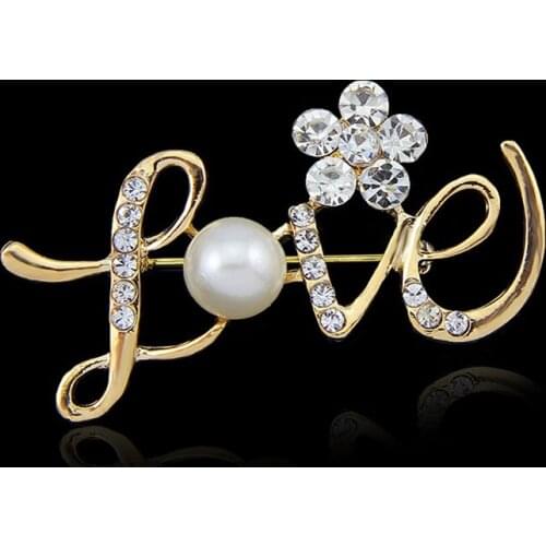 Romantic Style Love Shape Brooch Pin Imitation Pearl Crystal Women Brooch Broach for Wedding Dress Accessories