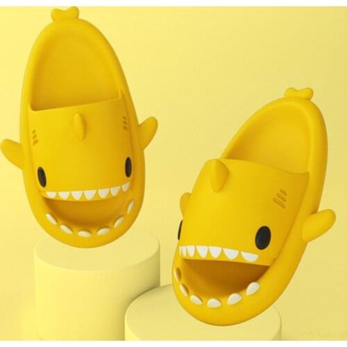 2021 slippers women Shark Summer Childrens Slippers men slides Outdoor Cartoon Cute Flat Heels Beach Parent-child Sandals