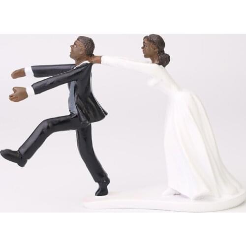 15cm Height ResinFlee Groom and Long-armed Bride Posture White Wedding Dress Resin Car Ornaments Figures Cake Wedding Dolls