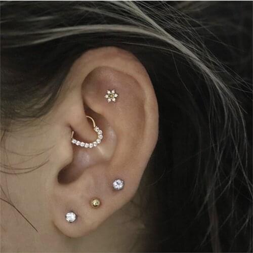 LXY-W New Vintage Golden Crystal Heart-shaped Flower Earrings For Women 2021 Fashion Simple Ear Studs Jewelry Gift Wholesale