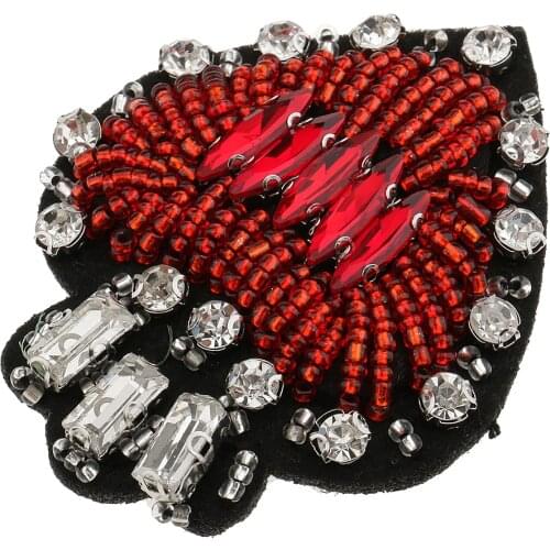 Iron on Sew On Beads Rhinestones Love Heart Patch Handmade Applique for Garment Bag Hat Decoration DIY Clothes Sewing Supply