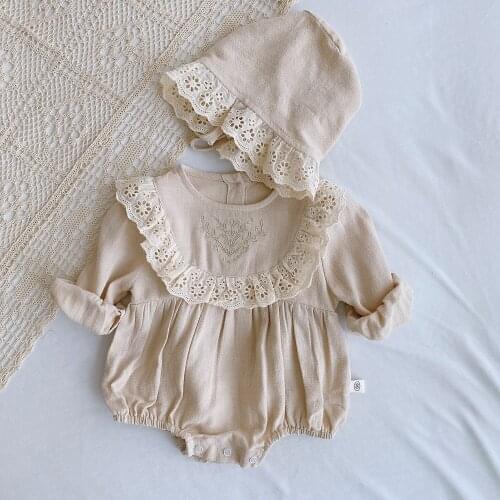 Complimentary hat 0-2 years old baby girls lace romper 2021 spring baby girl Korean style solid color one-piece suit
