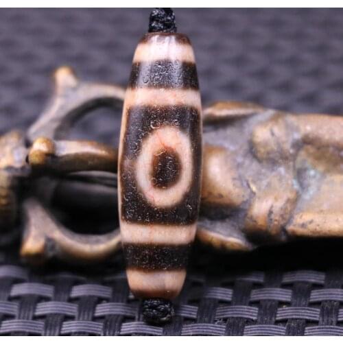 Magic Tibetan Old oily Bloody Dragon Vein Agate 3 Eye Wisdom dZi Bead Amulet 4A Talisman Amulet
