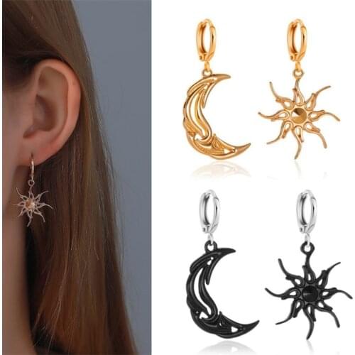 Star Moon Earrings for Women Girl Fashion Jewelry Asymmetric Abstract Drop Earring Ear Clip Brincos Short Hollow Earings