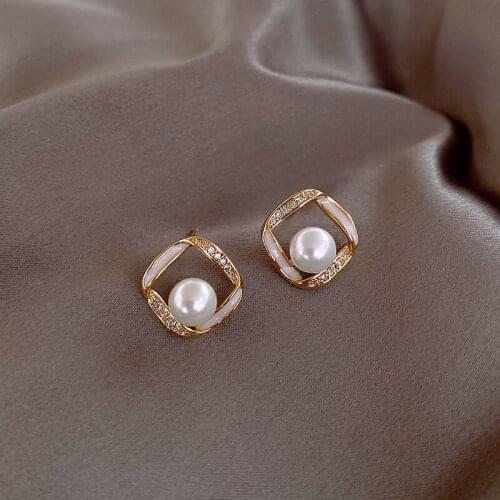 Zeojrlly Square Metal Women Classic Stud Earrings Simple Pearl Earrings Women New Fashion Korean Earrings Simple Jewelry