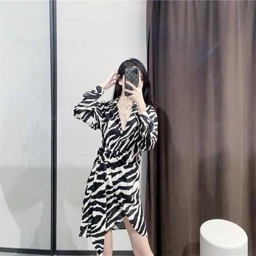2021 autumn womens new double-breasted V-neck long sleeves closed side lining animal print mini dress