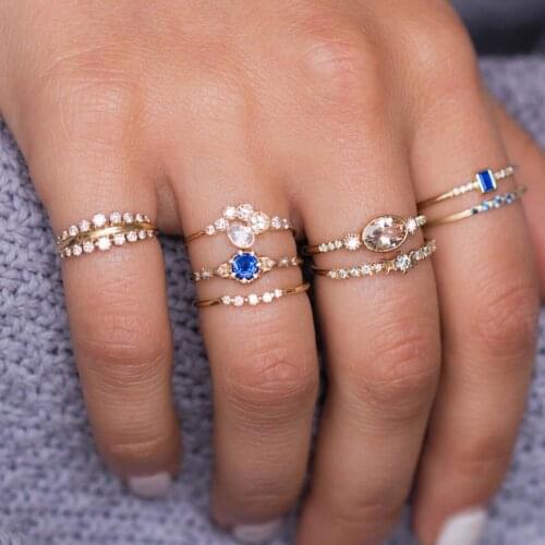 8Pcs/Set Womens Gold Plated White Blue Rhinestone Joint Ring Set Boho Style Beach Party Stackable Ring for Women Fine Jewelry