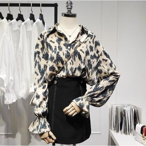 Floral Women Shirts Flare Sleeved Loose Turn-Down Collar V-Neck Office Lady Elegant Outwear Tops