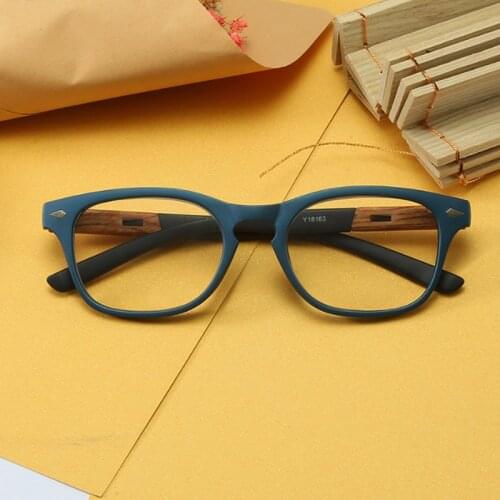 2019 New PC Fashion Ultralight Reading Glasses HD Telescope Presbyopic Glasses Men and Women Comfortable reading Eyewear