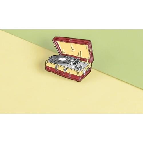 Retro Red suitcase Phonograph Record Fashionable Brooch Pins Music Player Brooches For Women Coat Exquisite Accessories
