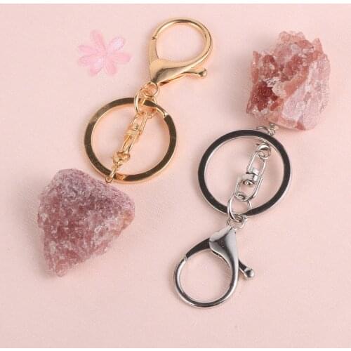 2020 Original Strawberry Crystal Pendant Keychain Pink Quartz Gift Key Rings Fashion BOHO Natural Stone Keyring For Women Ladies