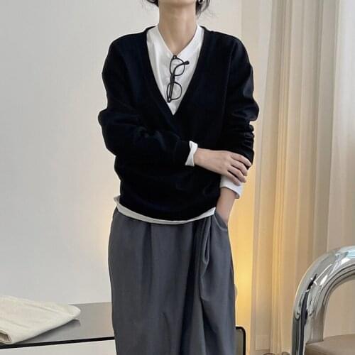 Spring and Autumn Womens Casual Solid Color V-neck Long Sleeve Loose Sweatshirt