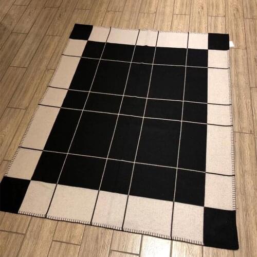 European and American noble luxury thick black 1520 grams H blanket shawl scarf air conditioning sofa aircraft blanket