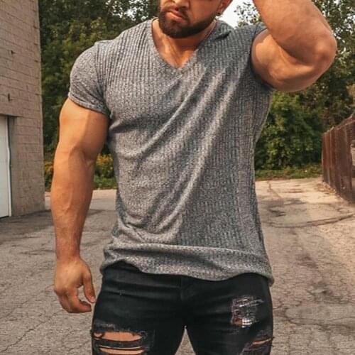 2021 New Mens V-neck T-shirt Fitness Bodybuilding T-shirt High Street Summer Short-Sleeved Casual Cotton Blend Tee Tops