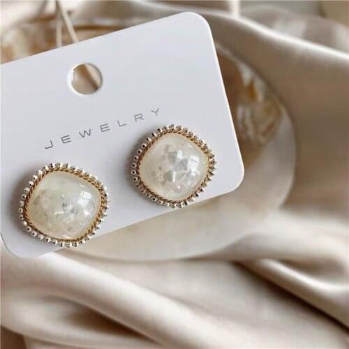 Vintage Round Acrylic Stone Stud Earrings Simple Retro Fine Jewelry For Women Temperament Small Boucle D'oreille Bijoux