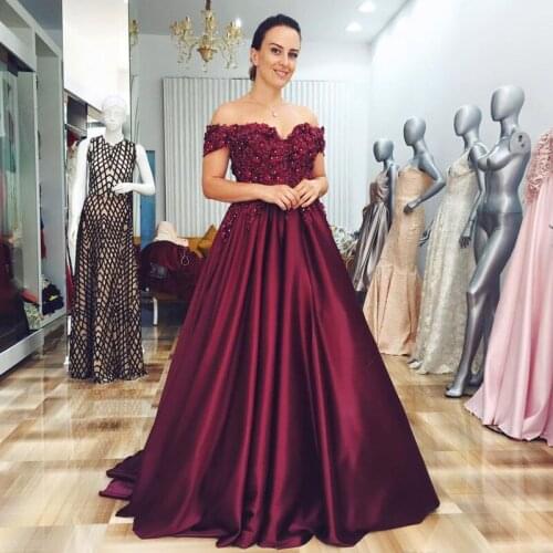 New Arrival Burgundy A-line Prom Dresses Off the Shoulder 3D Flower Beading Evening Gowns Draped Satin Special Occasion Dress