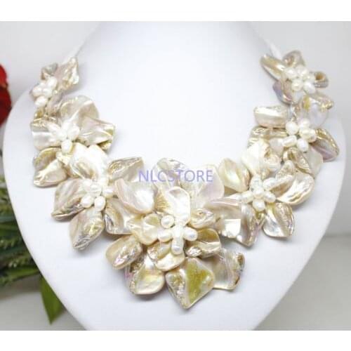 Free Shipping A natural pearl white leather handmade white shell 7flower pendant necklace 18"