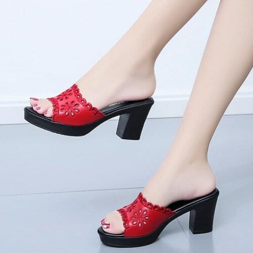 Fashionable Summer Women Slippers 2021 Hollow-out Flower Breathable Red Brown Chunky Square Heel Comfortable Ladies Slippers