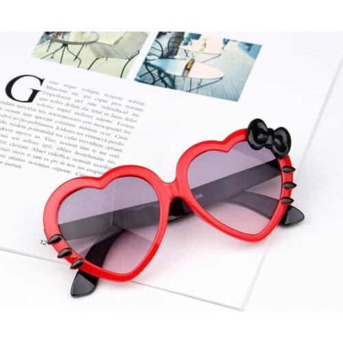 Sunglasses for Kids Girls Boys Heart-Shaped Anti-UV Sunglasses for Party Photography Outdoor Beach Kid accessories
