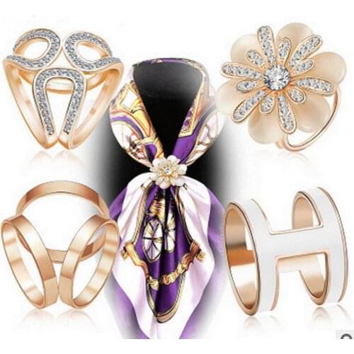 Retro Owl Tube Silk Scarf Buckle Clips Crystal Brooches For Women Hollow Scarves Buckle Brooch Jewelry Clothing Accesories