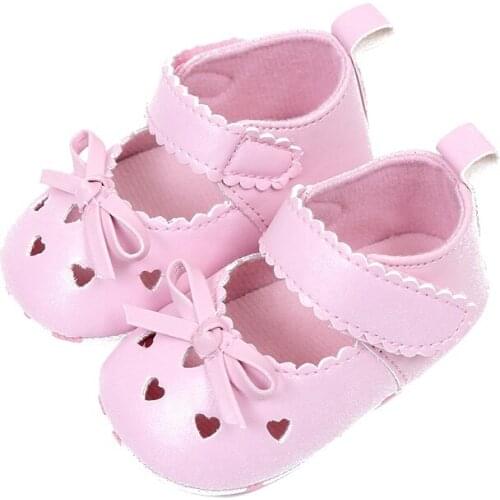 2021 Summer Baby Girls PU Leather Princess Heart-Shaped Shoes Soft Bottom Hollow Out Crib Dress Shoes New Arrival