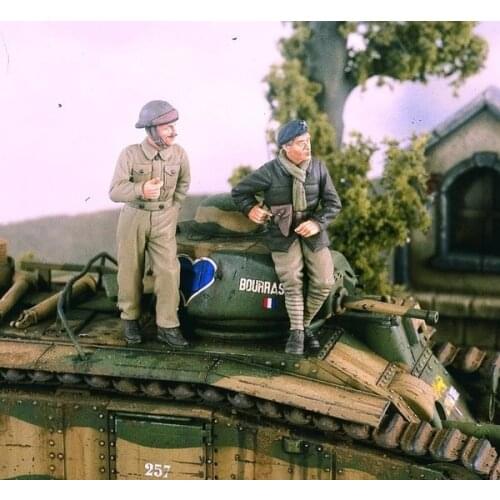 1/35 Resin Figure Model Kit Unassambled Unpainted 1056(2 figures NO TANK)