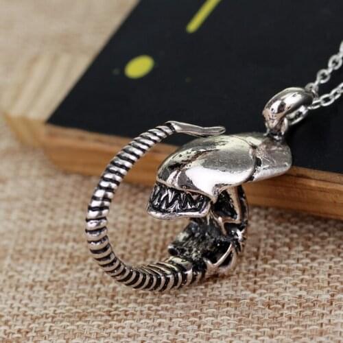 Hot Sale Vintage Punk style Necklaces Jewelry AVP Alien Predator Necklace Alien Queen Pendant Lavae Prometheus For Men Women