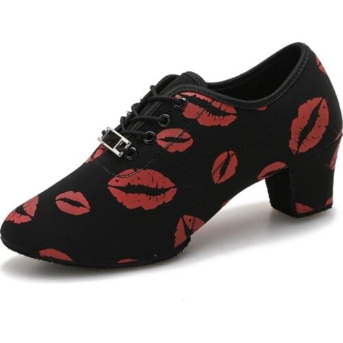 New Comfortable Oxford Cloth Red Lips Dancing Shoes Split Sole Ballroom Teacher Modern Dance Shoes for Girls Women Adult A175