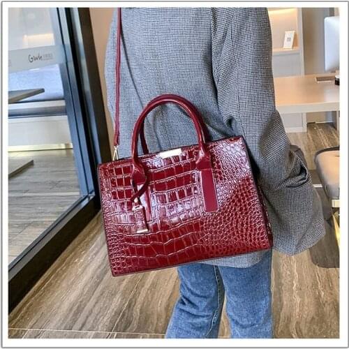 Patent Leather Ladies Messenger Bag Crocodile Leather Ladies Messenger Shoulder Handbag 2021 Ladies High Quality Handbag