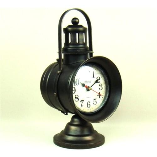 Reminiscent Wrought Iron Art Railway Blinker Model Desk Clock Vintage Metal Hurricane Lamp Table Timepiece Decoration Craftworks