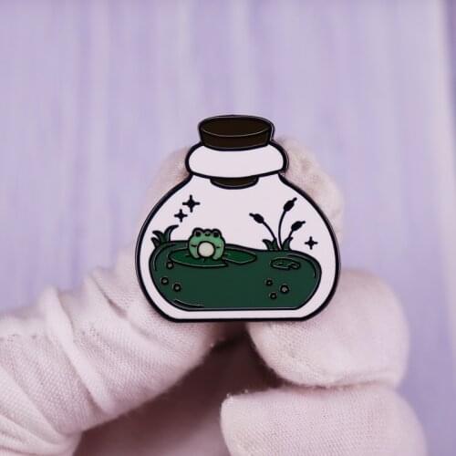 Froggg In a Bog Enamel Pin Cartoon Bottle Brooch Funny Novelty Badge Fashion Jewelry Gift