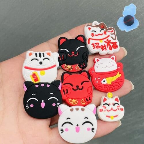 1Pcs Cute Japan Lucky Cat PVC Shoe Charms Accessories Lovely Pretty Garden Shoe Decoration for Croc jibz Kid Party X-mas Gift