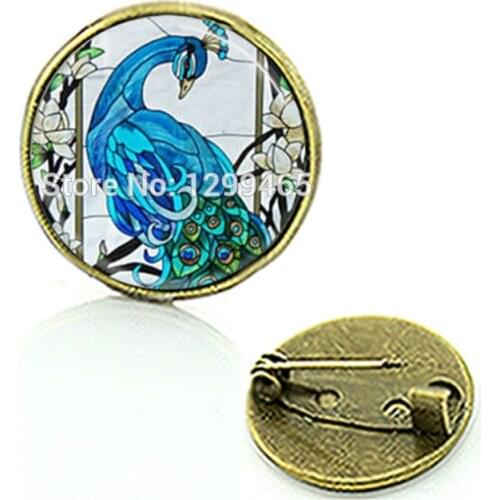 2017 New Brooches Beautiful Color Peacock Jewelry Handmade Accessories Brooch Souvenirs Gift Glass Cabochon Dome Medal C 653
