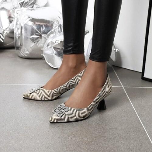 Shallow mouth, thin bottom, sexy tapered heel, medium heel, large model night show, size 42434546