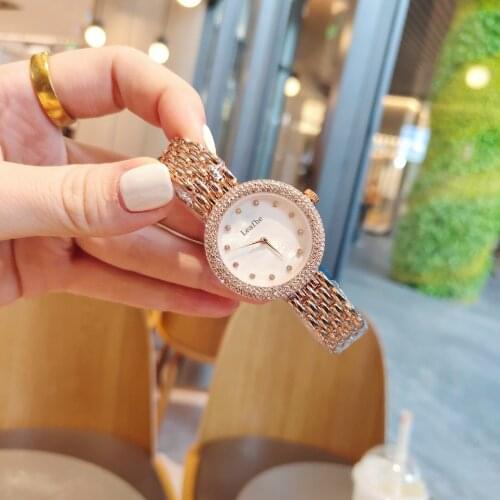 New Fashion Roman Numerals Diamond Ladiess Watch Dial Diameter 30mm Stainless Steel Material Butterfly Clasp Quartz Watches