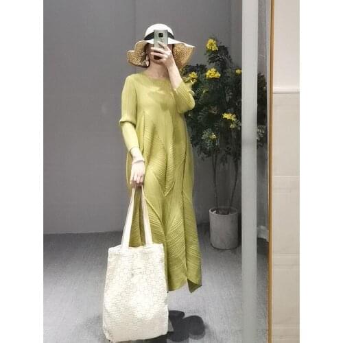 Sanzhai pleated womens flower bud skirt autumn new quarter sleeve high end large size slim medium length dress