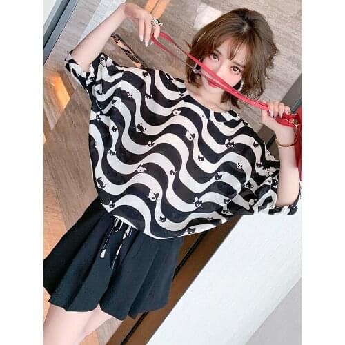 Small water ripple bump color cat with hem round collar loose new female T-shirt in the summer