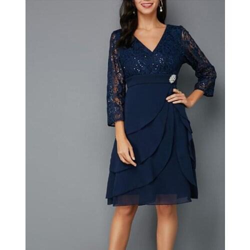 2021 New Stunning Navy Blue Short Mother of the Bride Dresses With Sleeves Lace Top V Neck Wedding Party Gowns Tier Skirt