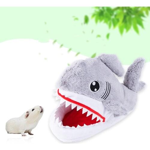 2019 Lovely Small Animals Cages Cartoon Warm Flannel Guinea Pig Hamster Shark Shaped Nest Small Pet Nest Supplies