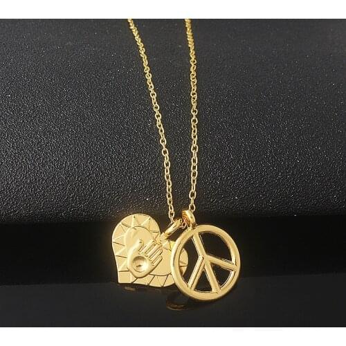 Anime JOJOS Bizarre Adventure Heart Pendant Necklaces Kujo Jotaro Cosplay Necklace For Women Men Cartoon Jewelry Gift
