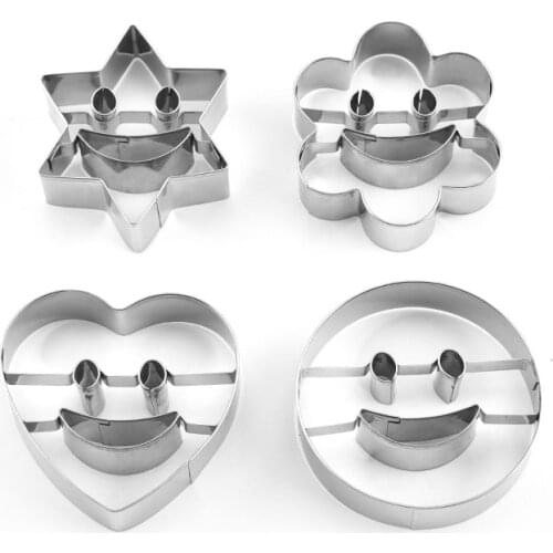 Smile Face Christmas kitchen Baking Tools Stainless Steel Cookie Mold 3D cake Mold Creative Biscuits Cutting