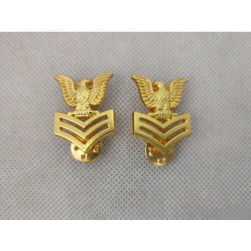 PAIR U.S. NAVY/ MARINE CORPS GOLDEN METAL COLLAR HAT PIN DEVICE: FIRST CLASS PETTY OFFICER/ E6