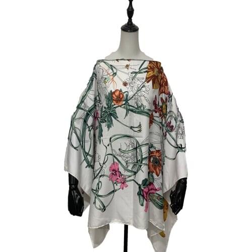 Malaysia Popular европейская одежда Printed Batwing Sleeve Silk Lady Blouse Fashionable Sexy Women Beach Night Club caftan top